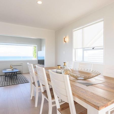 Luxury House With Clifftop Seaview Whangaparaoa Exterior foto