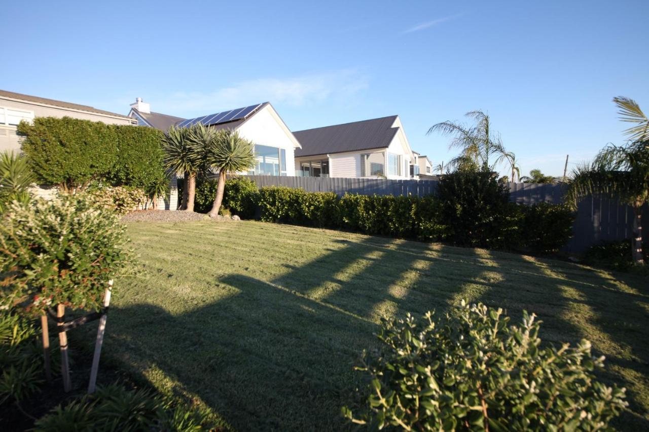 Luxury House With Clifftop Seaview Whangaparaoa Exterior foto