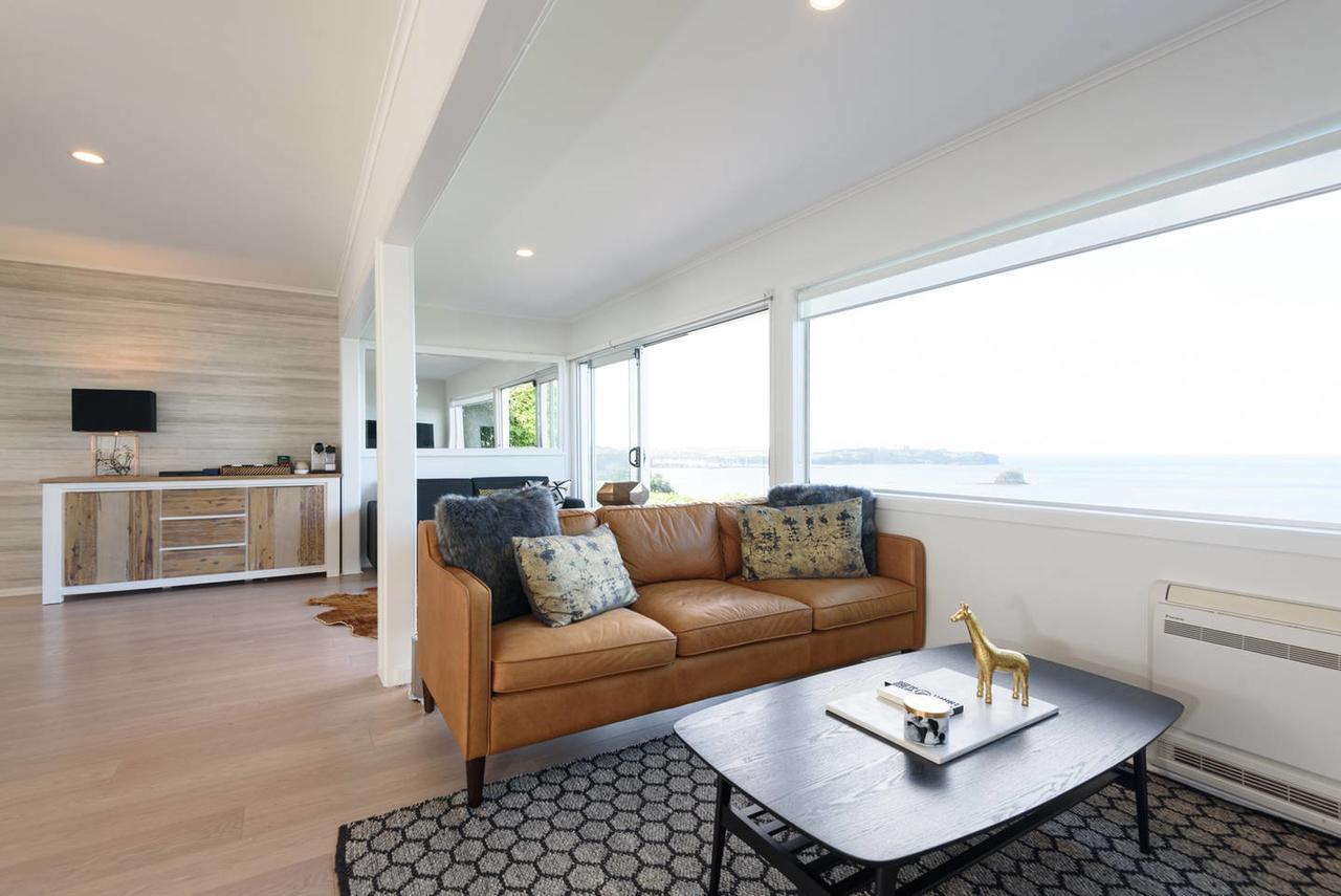 Luxury House With Clifftop Seaview Whangaparaoa Exterior foto